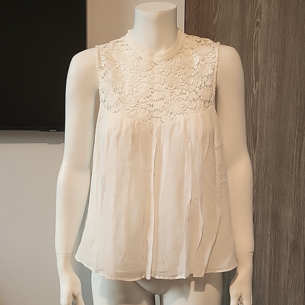 Zara flowy lace top
